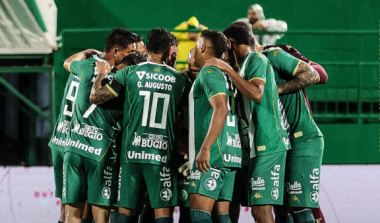 Chapecoense sofre goleada em casa e perde por 4 a 1 para o Athletico-PR