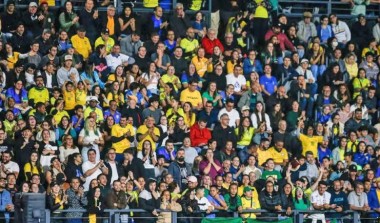 Torcedor vende carro e aceita risco de desemprego para ver Copa