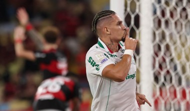 Palmeiras domina o Flamengo no Maracanã e dispara na liderança do Brasileirão