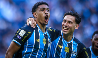 Grêmio vira sobre o São Paulo e vence na Arena pelo Brasileirão