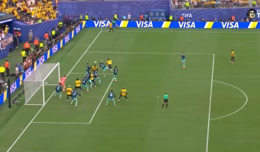 Equador vence Alemanha de virada e avança ao mata-mata