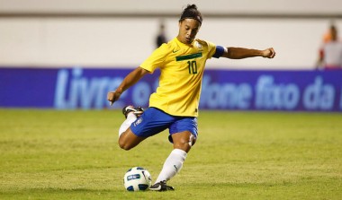 Ronaldinho Gaúcho volta ao futebol aos 46 anos e acerta com clube italiano