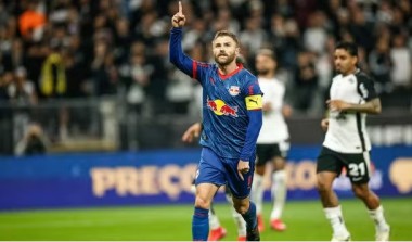 Lucão brilha, e Bragantino bate Corinthians com pênalti polêmico e gol no último lance
