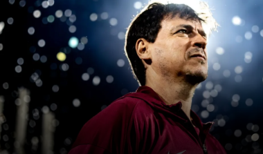 Corinthians demite Fernando Diniz após sequência de sete derrotas no Brasileirão