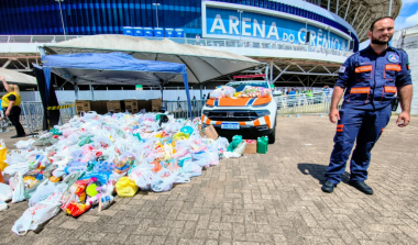 Grêmio entrega donativos arrecadados em mobilização para Minas Gerais