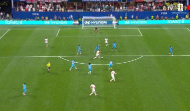 Kane salva, Inglaterra vira sobre RD Congo e vai às oitavas da Copa