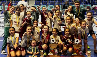 Guarujá do Sul - Futsal feminino conquista dois títulos regionais na Copa Gol de Bico