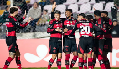 Flamengo vence na altitude e estreia com autoridade na Libertadores