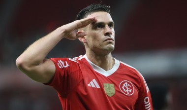 Inter faz 4 a 2 sobre o Grêmio no primeiro Gre-Nal do ano