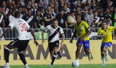 Vasco vence o Palmeiras de virada em São Januário pelo Brasileirão