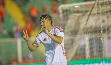 Inter vira sobre o Athletic-MG e larga em vantagem na Copa do Brasil