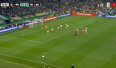Inglaterra supera expulsão e vence México em jogo dramático para chegar às quartas