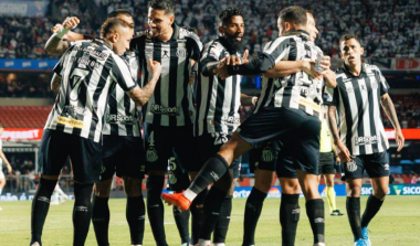 Santos vence clássico no Morumbis e iguala recorde fora de casa