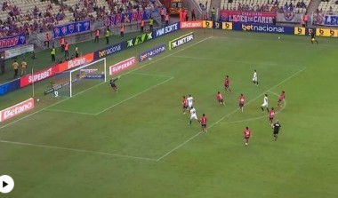 Fortaleza tem jogador expulso no início, e Botafogo goleia no Castelão
