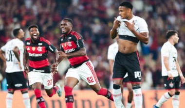 Flamengo vence o Vitória e abre vantagem na Copa do Brasil