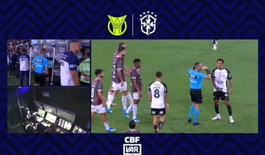 Allan é expulso por gesto obsceno e desfalca o Corinthians contra o Inter