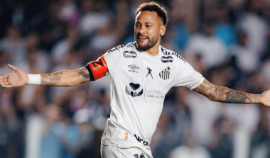 Neymar marca duas vezes, Santos busca empate contra o Flamengo e mantém reação no Brasileirão