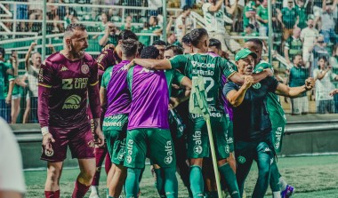 Chapecoense busca empate heroico contra o Coritiba e segue invicta na Série A