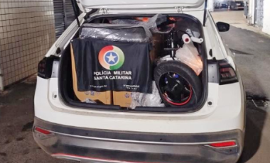 Carga irregular com motos elétricas é apreendida durante abordagem policial