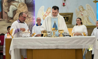 Novena de Nossa Senhora Aparecida reúne fiéis e fortalece a fé