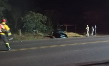 Colisão traseira entre carro e caminhão é registrada na BR-158