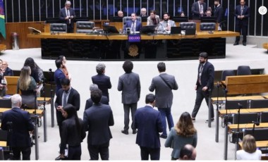 “Taxa das blusinhas”: Câmara aprova medida que permite zerar imposto sobre compras de até US$ 50