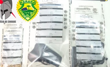 Pistola é encontrada dentro de lixeira durante abordagem em estabelecimento