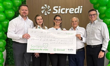 Sicredi Fronteiras PR/SC/SP entrega R$ 50 mil em premiação de Seguro de Vida  