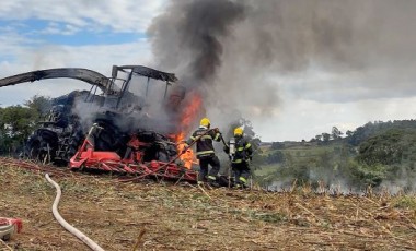 Incêndio destrói máquina agrícola em plantação de milho no interior