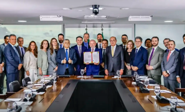 Lula sanciona Lei Antifacção e defende prisão de magnatas do crime