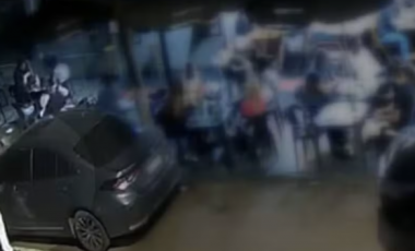 Jovem de 15 anos abre fogo em bar e mata duas pessoas