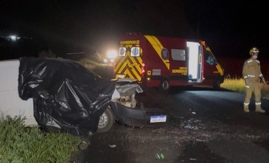 Colisão entre Fiat Ducato e Corsa deixa um morto e um ferido grave na Serra de São Brás