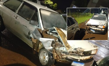 Colisão entre Ford Fiesta e Volkswagen Voyage é registrada em frente a hospital