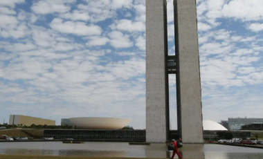 Senado inicia nesta terça-feira discussão da PEC que prevê fim da escala 6x1