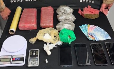Polícia Militar desarticula ponto de tráfico e apreende mais de 2,6 quilos de drogas em ação em São José do Cedro e São Miguel Do Oeste