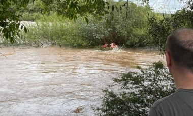 Homem é resgatado pelos bombeiros após ficar ilhado em correnteza no Rio Chapecó