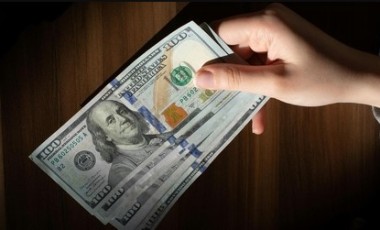 Bolsa bate recorde e dólar cai para R$ 5,17 com fim de tarifaço