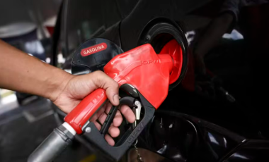 ICMS sobre gasolina, diesel e gás de cozinha vai subir em 2027; veja valores