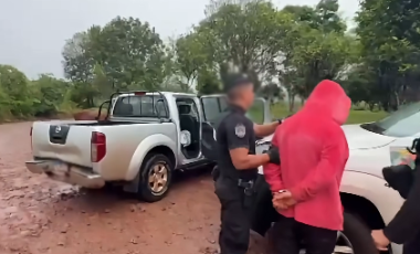 Homem é preso na Argentina com caminhonete furtada em São Miguel do Oeste