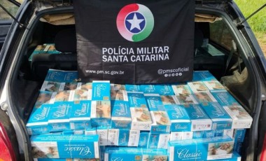 Carga de cigarros contrabandeados é apreendida após perseguição
