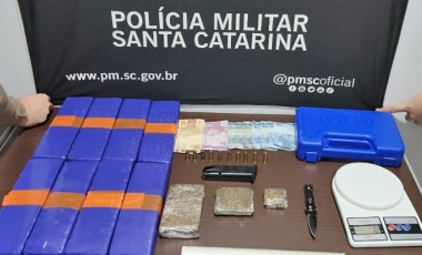 PM prende dupla com mais de 5,5 quilos de maconha e munições