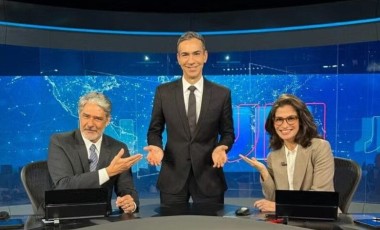 William Bonner se despede do JN com direito a salva de palmas e emoção