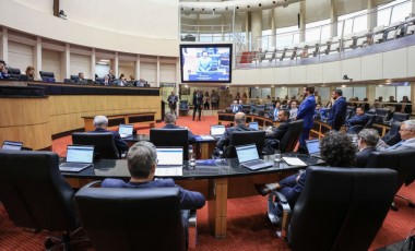 Deputados aprovam proibição de queima de fogos de artifício com estampido