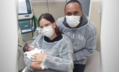 Bebê de 32 dias volta à vida após ser declarado morto e passar 3 horas em saco funerário em SP