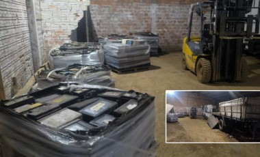Polícia apreende carga de baterias e caminhão durante operação em galpão