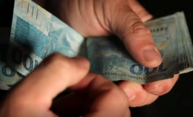 Brasileiros sacaram em dezembro R$ 429 milhões esquecidos em bancos