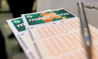 Um bolão e três apostas simples do Paraná acertam a quina da Mega-Sena