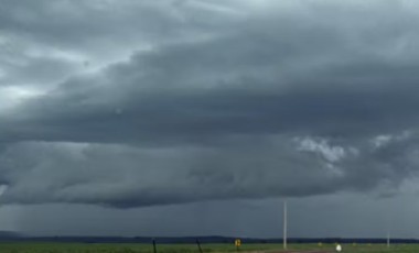 Duas frentes frias provocam chuva e queda acentuada nas temperaturas