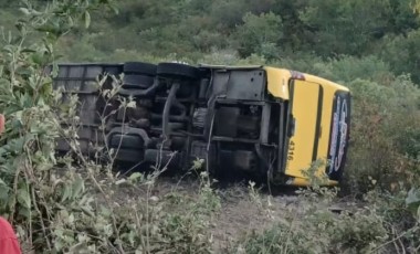 Ônibus com romeiros tomba e deixa mortos e feridos