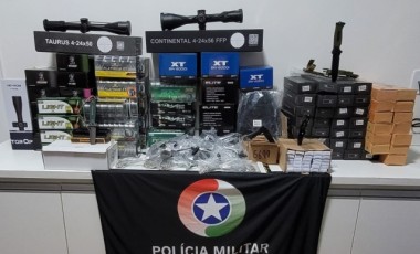 PMRv apreende R$ 60 mil em mercadorias durante abordagem na SC-480